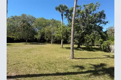 1063 Shadowlawn Dr, Naples, FL 34104 - Photo 13