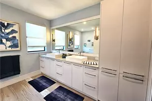 10620 Gulf Shore Dr, Naples, FL 34108 - Photo 7