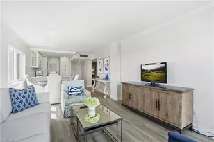 1300 Gulf Shore Blvd N, Naples, FL 34102 - Photo 7