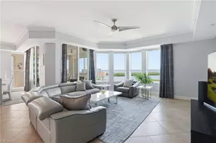 285 Grande Way, Naples, FL 34110 - Photo 5