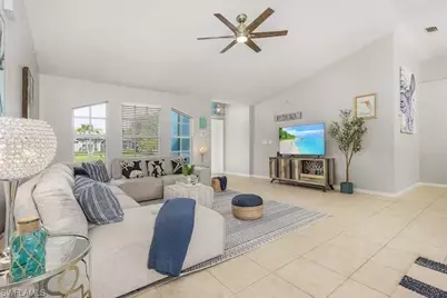 2705 SW 11th Pl, Cape Coral, FL 33914 - Photo 7