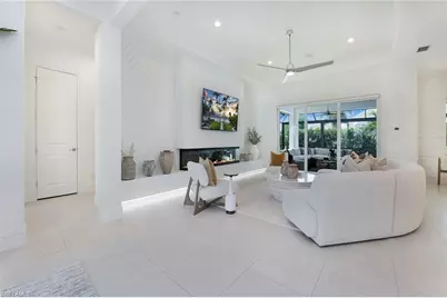 14391 Laguna Springs Ln, Naples, FL 34114 - Photo 3