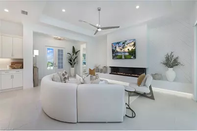 14391 Laguna Springs Ln, Naples, FL 34114 - Photo 5