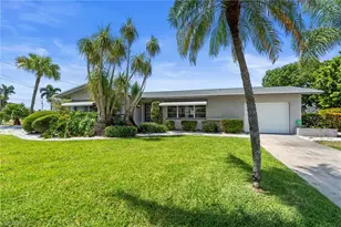 4902 Seville Ct, Cape Coral, FL 33904 - Photo 11