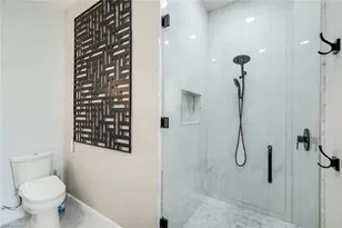 9075 Breakwater Dr, Naples, FL 34120 - Photo 19