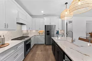 24648 Marina Del Ray Dr, Bonita Springs, FL 34135 - Photo 5