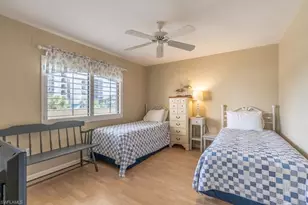 10475 Gulf Shore Dr, Naples, FL 34108 - Photo 21