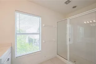 1088 Oxford Ln, Naples, FL 34105 - Photo 13