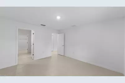 2720 NE 5th Ave, Cape Coral, FL 33909 - Photo 23