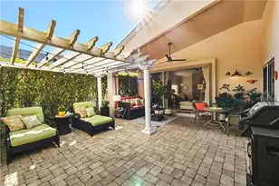 207 Glen Eagle Cir, Naples, FL 34104 - Photo 21
