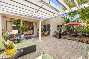 207 Glen Eagle Cir, Naples, FL 34104 - Photo 23