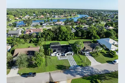 5105 Berkeley Dr, Naples, FL 34112 - Photo 5