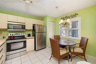 5965 Bloomfield Cir, Naples, FL 34112 - Photo 5