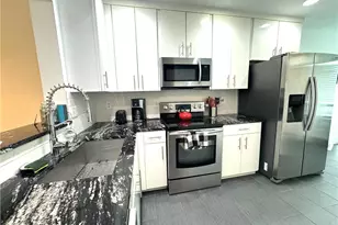 7790 Woodbrook Cir, Naples, FL 34104 - Photo 3