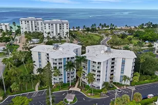 1300 Gulf Shore Blvd N, Naples, FL 34102 - Photo 1