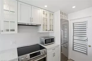 1300 Gulf Shore Blvd N, Naples, FL 34102 - Photo 11