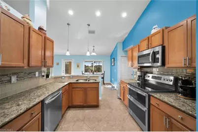 3922 NE 23rd Pl, Cape Coral, FL 33909 - Photo 5