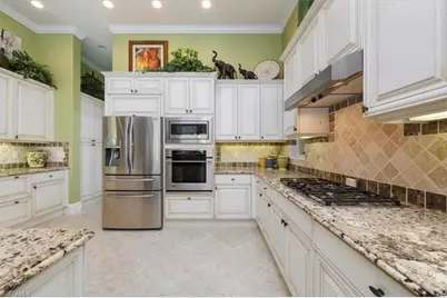 8535 Bellagio Dr, Naples, FL 34114 - Photo 9