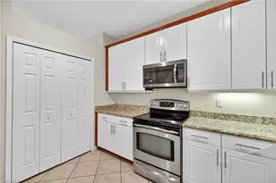 7666 Bristol Cir, Naples, FL 34120 - Photo 7