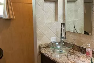 882 Bluebird St, Naples, FL 34104 - Photo 5