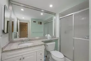 102 Clubhouse Dr, Naples, FL 34105 - Photo 19