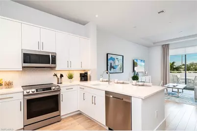 101 8th St S #202, Naples, FL 34102 - Photo 5