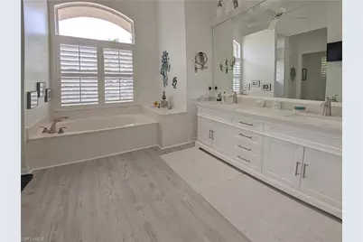 4817 Berkeley Dr, Naples, FL 34112 - Photo 11