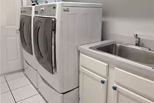 4817 Berkeley Dr, Naples, FL 34112 - Photo 17