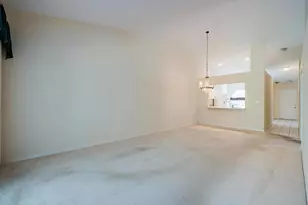 8093 San Vista Cir, Naples, FL 34109 - Photo 5