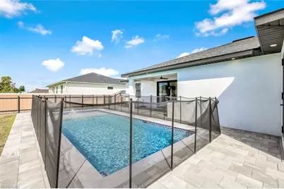 502 SW 25th Pl, Cape Coral, FL 33991 - Photo 9