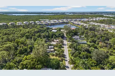 2650 Holly Ave, Naples, FL 34112 - Photo 19