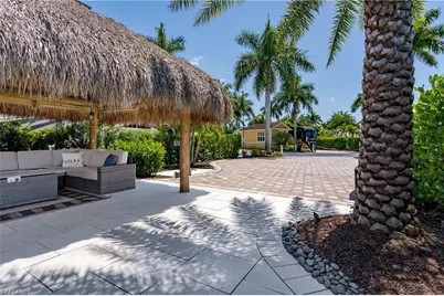 13461 Ladyfish Ln, Naples, FL 34114 - Photo 7