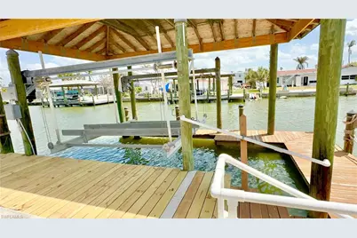 132 Egret St, Fort Myers Beach, FL 33931 - Photo 5