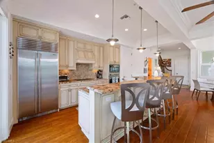 215 5th St S, Naples, FL 34102 - Photo 5