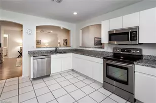 100 Diamond Cir, Naples, FL 34110 - Photo 7