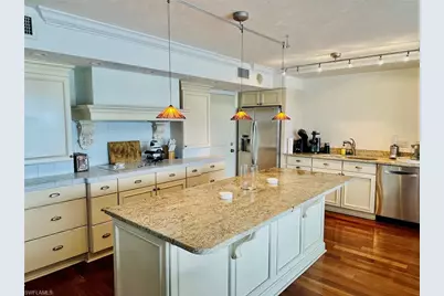 2750 Gulf Shore Blvd N #602, Naples, FL 34103 - Photo 7