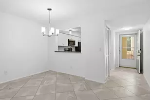 1001 Foxfire Ln, Naples, FL 34104 - Photo 5