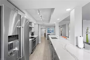 15 Bluebill Ave, Naples, FL 34108 - Photo 13