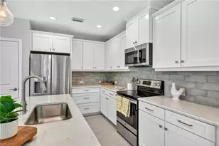 2554 Seychelles Dr, Naples, FL 34112 - Photo 13