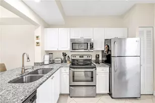 1044 Woodshire Ln, Naples, FL 34105 - Photo 15