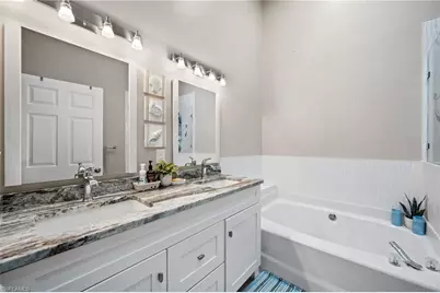 17611 Marco Island Ln, Fort Myers, FL 33908 - Photo 15