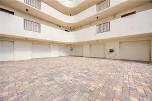 15 Bluebill Ave, Naples, FL 34108 - Photo 29