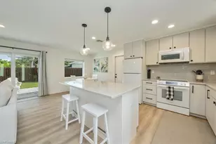 3560 Corana Way, Naples, FL 34105 - Photo 5