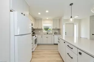 3560 Corana Way, Naples, FL 34105 - Photo 7