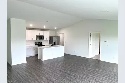 4303 NE 12th Ct, Cape Coral, FL 33909 - Photo 3