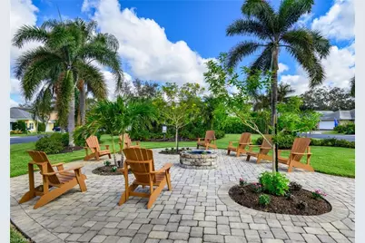 66 Fountain Cir, Naples, FL 34119 - Photo 27