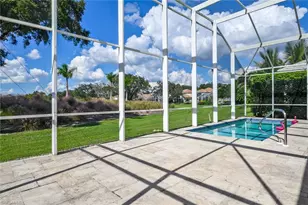 66 Fountain Cir, Naples, FL 34119 - Photo 3