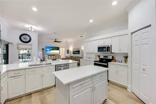 7500 Woodland Bend Cir, Fort Myers, FL 33912 - Photo 11