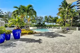 6825 Grenadier Blvd, Naples, FL 34108 - Photo 15