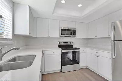 1402 NE 3rd Ave, Cape Coral, FL 33909 - Photo 9